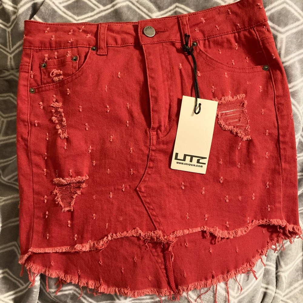 LITZ distressed red boutique miniskirt, high-low